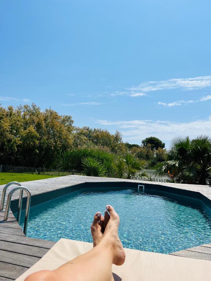 Cabane Le Flamant Avec Jardin, Piscine Et Parking แซ็งต์-มารี-เดอ-ลา-แมร์ ภายนอก รูปภาพ