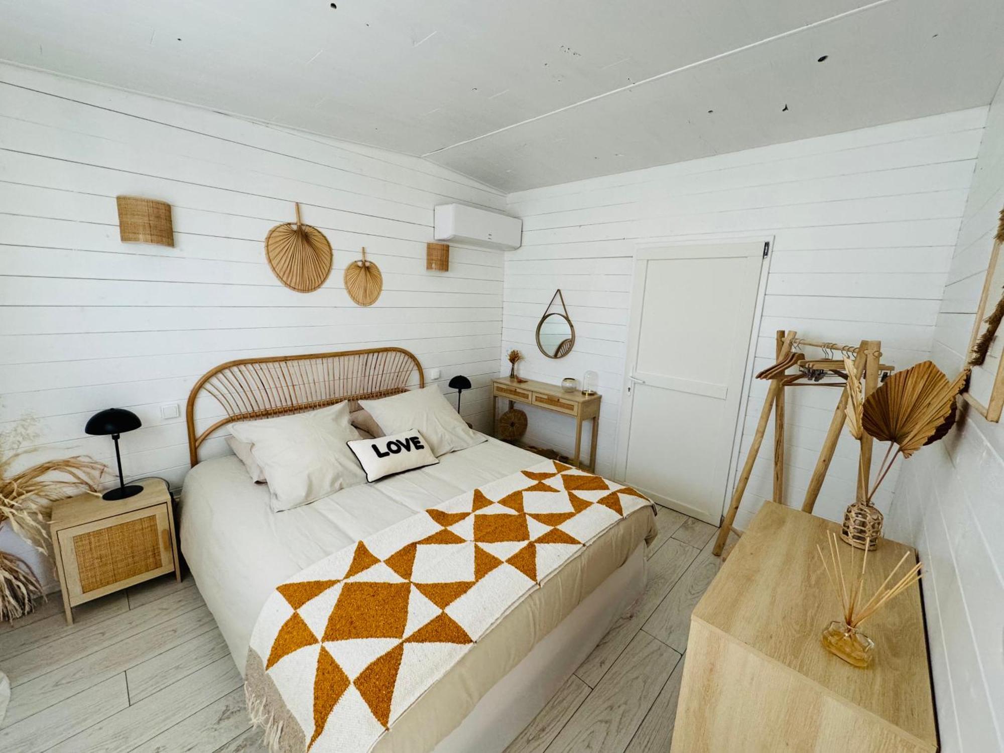 Cabane Le Flamant Avec Jardin, Piscine Et Parking แซ็งต์-มารี-เดอ-ลา-แมร์ ภายนอก รูปภาพ